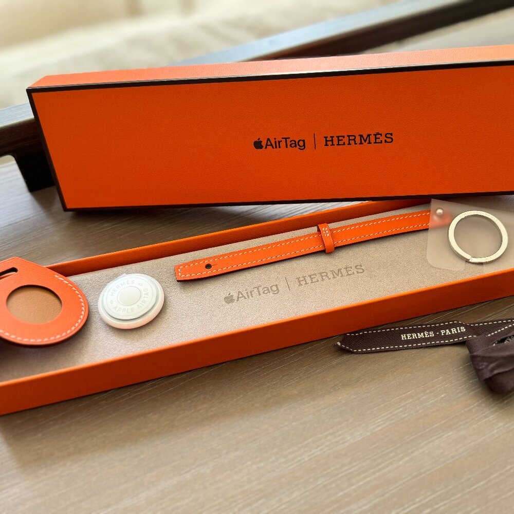Apple Airtag Hermes Key Ring/Bag Charm in Orange Swift Calfskin